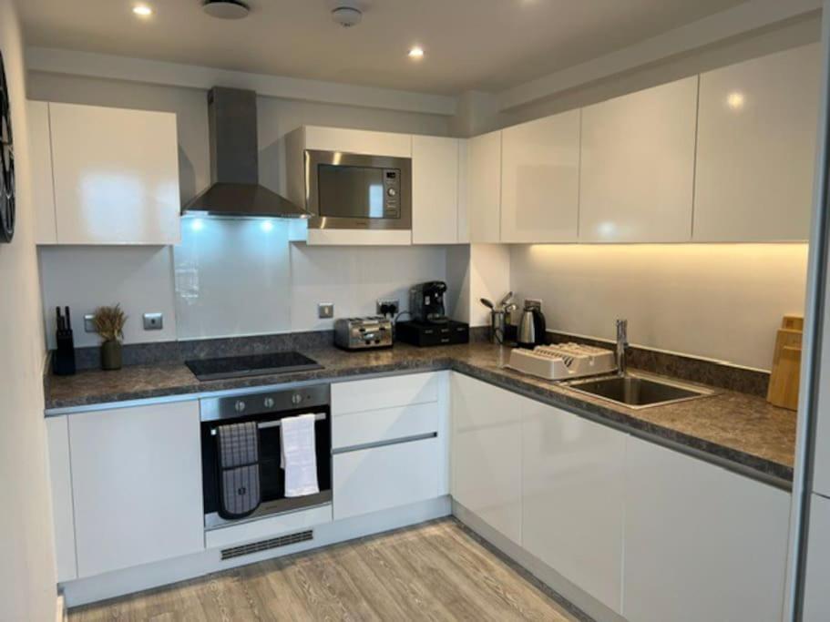 Prime Suite 2 Bedroom Apartment With Rooftop Terrace Манчестер Экстерьер фото